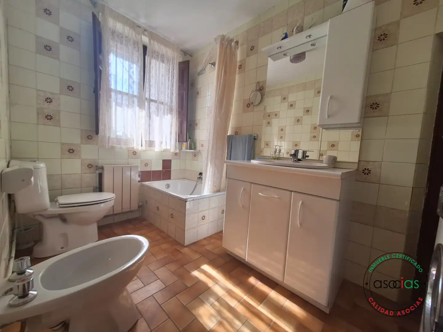 Baño de Casa adosada en venta en Grajal de Campos con Calefacción, Jardín privado y Balcón