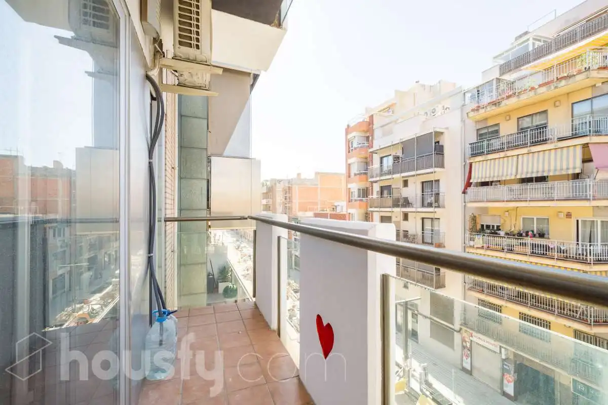 Vista exterior de Dúplex en venta en Badalona con Terraza