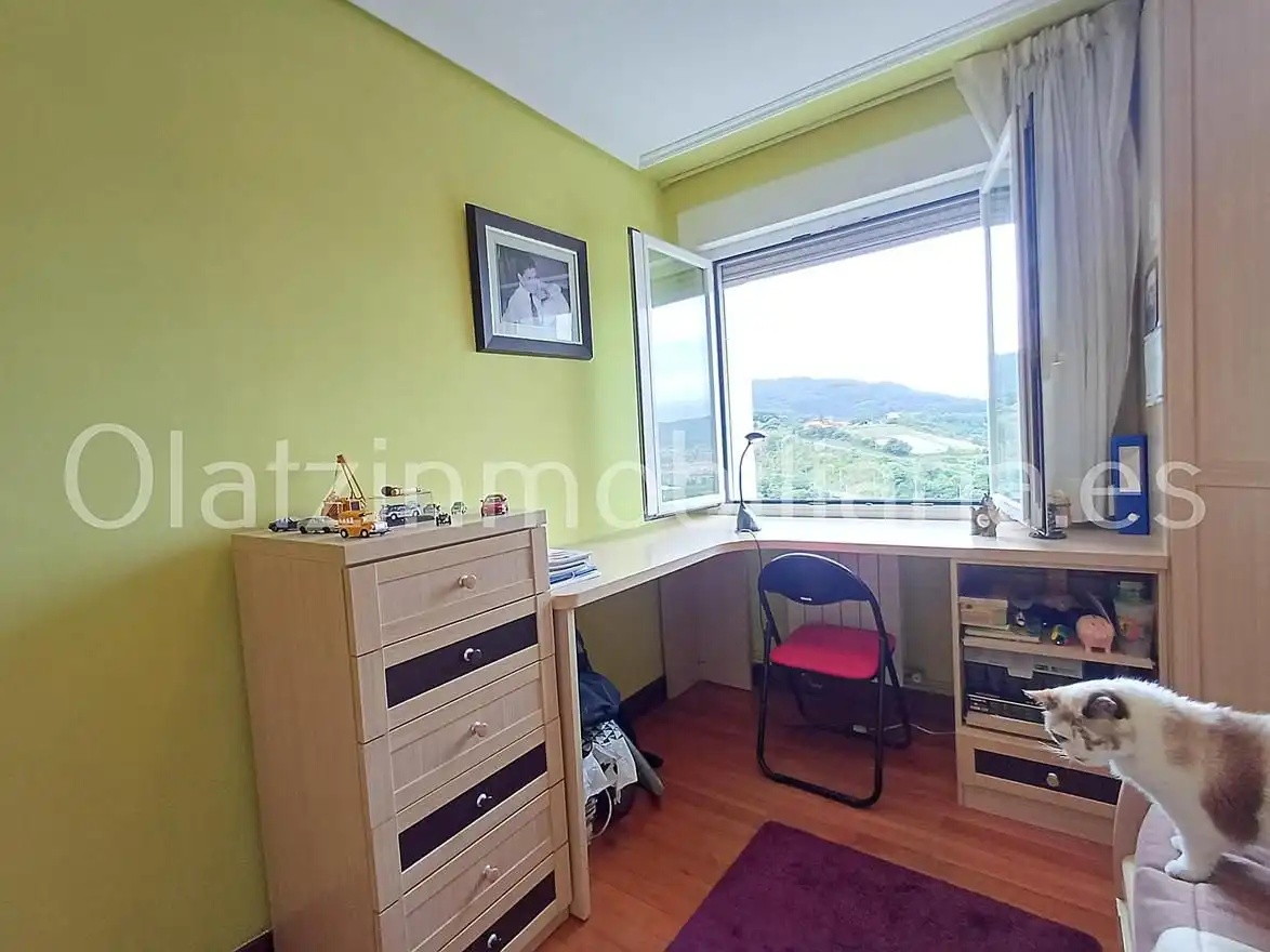 Bedroom of Flat for sale in Bilbao   with Heating, Terrace and Balcony