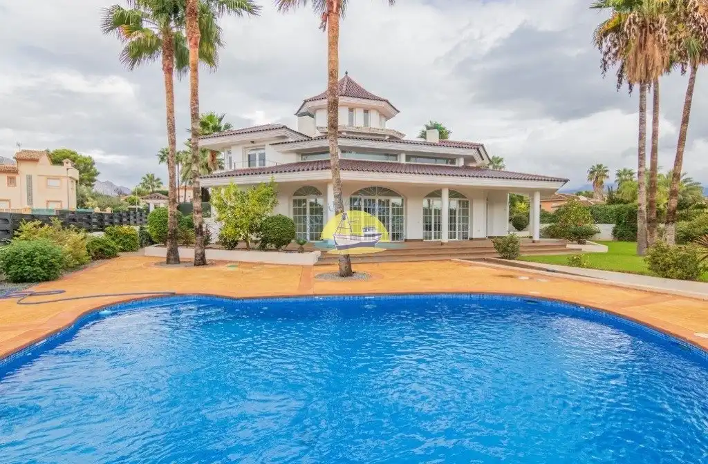 Vista exterior de Casa o chalet en venta en L'Alfàs del Pi con Aire acondicionado, Jardín privado y Terraza