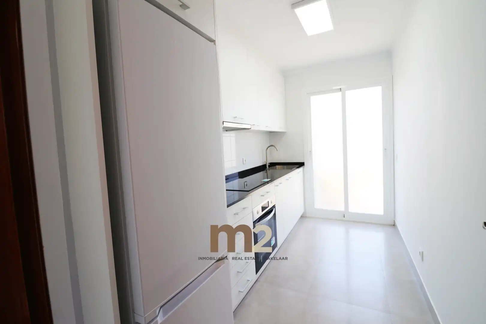 Cuina de Apartament de lloguer en Guardamar del Segura amb Terrassa, Forn i Rentadora