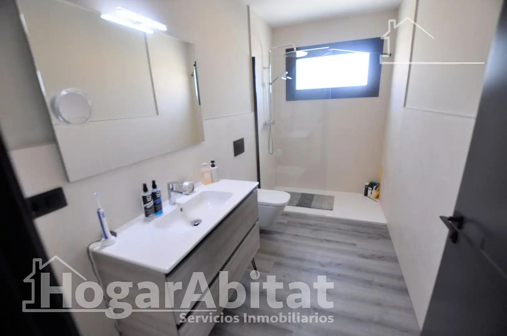 Bany de Casa o xalet en venda en Riba-roja de Túria amb Aire condicionat, Terrassa i Traster