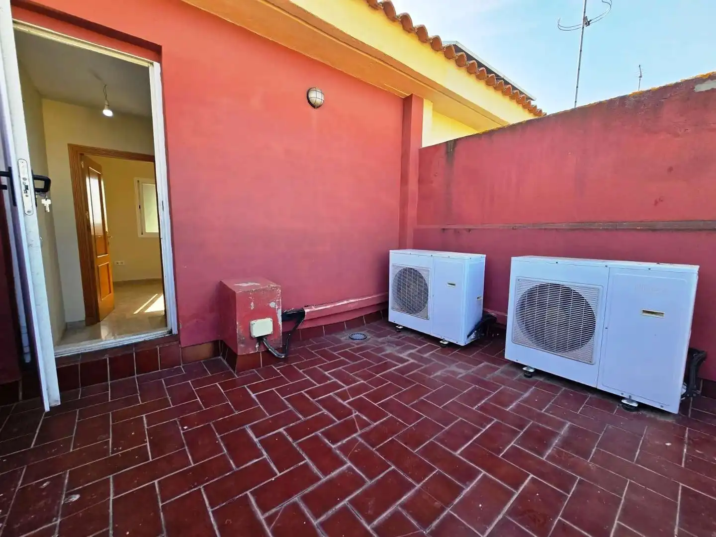 Terrace of Detached homes for sale in Castilleja de la Cuesta  with Air Conditioner, Terrace and Storage room