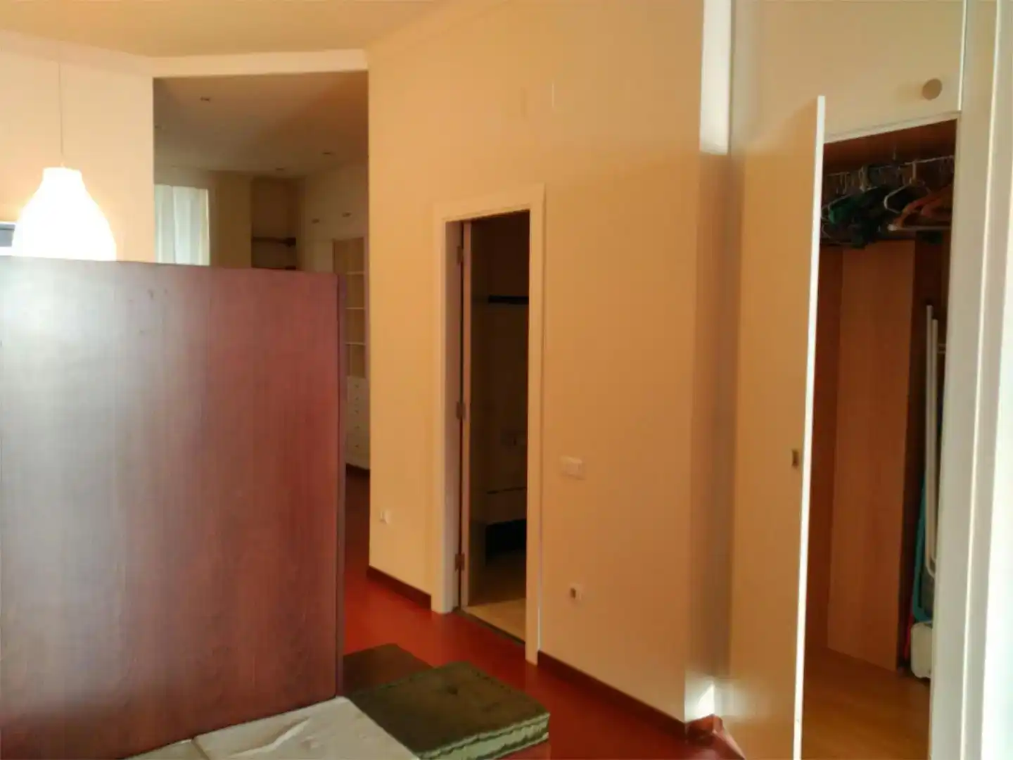 Flat for rent in  Valencia Capital  with Air Conditioner and Balcony