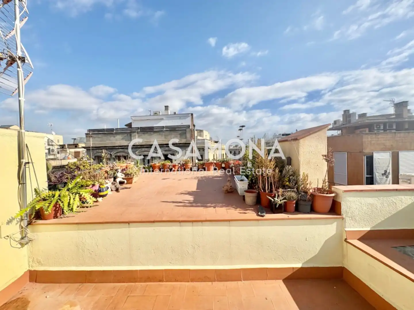 Terrasse von Maisonette zum Verkauf in Barcelona mit Klimaanlage, Terrasse und Balkon