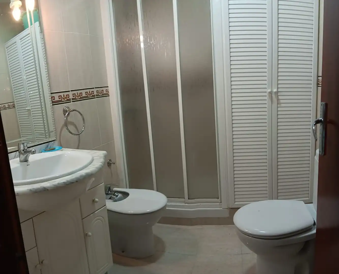 Bathroom of Flat for rent in Sevilla  with Furnished