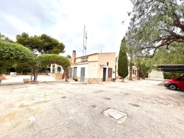 Vista exterior de Casa o chalet en venta en Alicante / Alacant con Calefacción, Jardín privado y Trastero