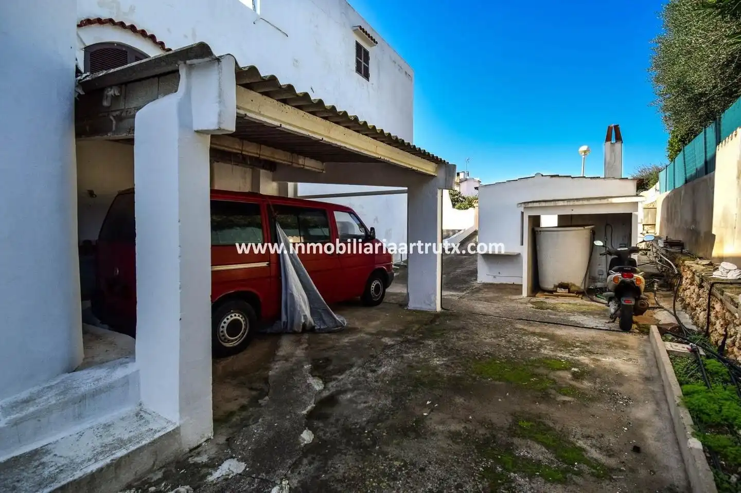 Vista exterior de Casa o xalet en venda en Ciutadella de Menorca amb Aire condicionat, Jardí privat i Terrassa