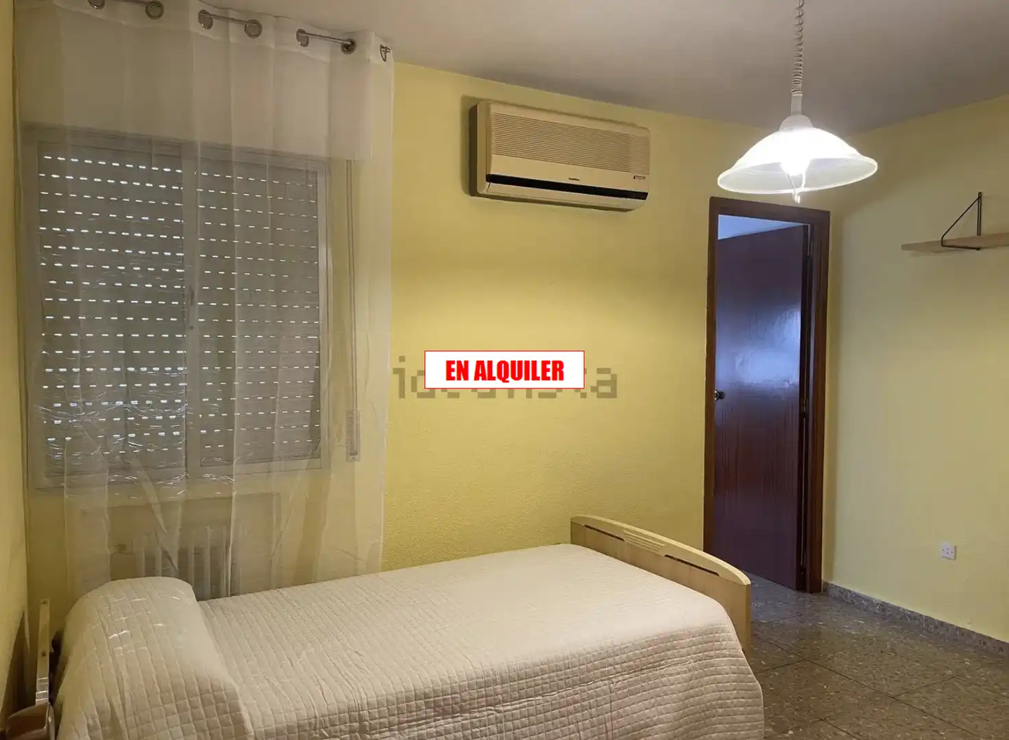Habitación de Piso de alquiler en Ciudad Real con Aire acondicionado, Terraza y Amueblado