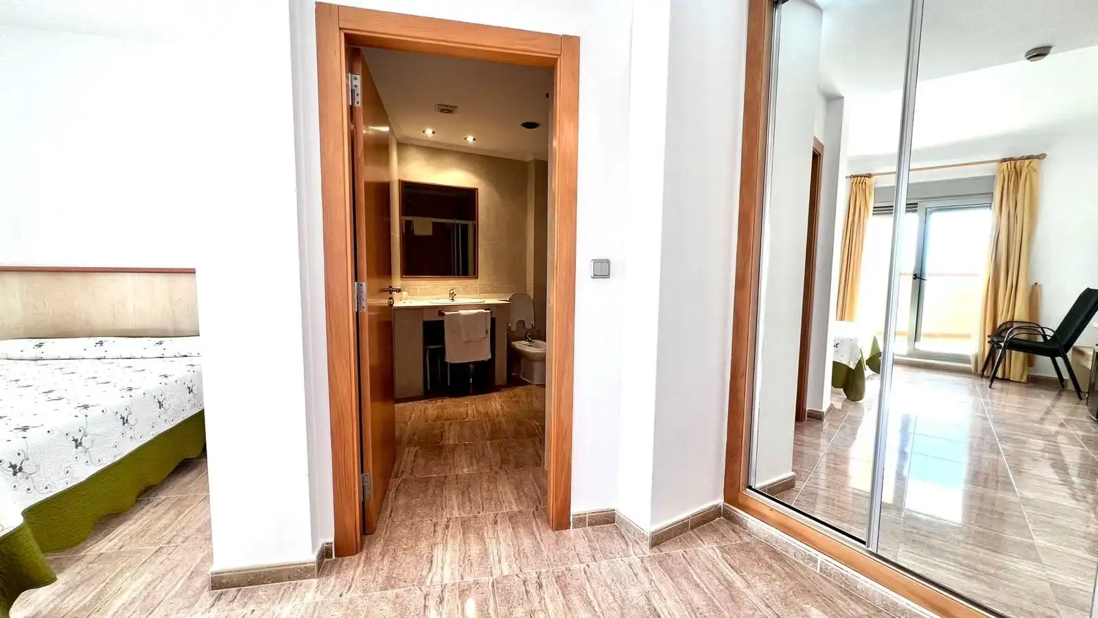 Edificio en venta en Los Montesinos con Alarma