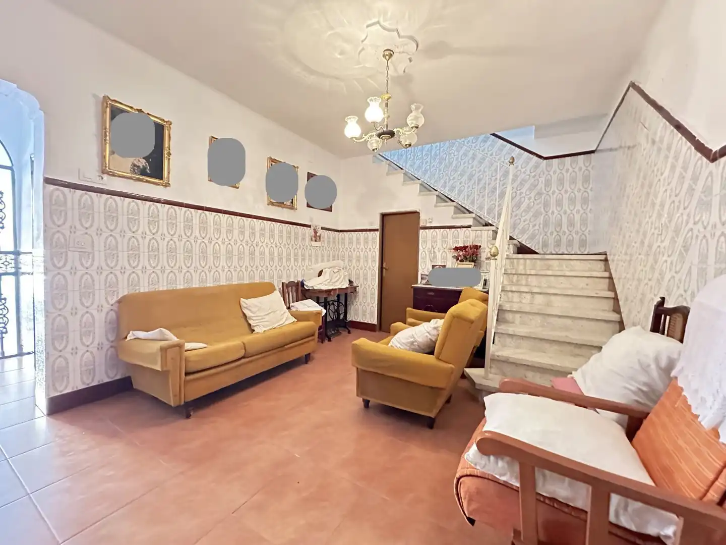 Living room of Houses for sale in Dos Hermanas  with Terrace and Storage room