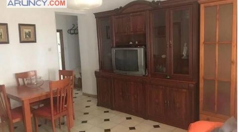 Foto 2 de Piso de alquiler en Sector Sur - La Palmera - Reina Mercedes, Sevilla Capital