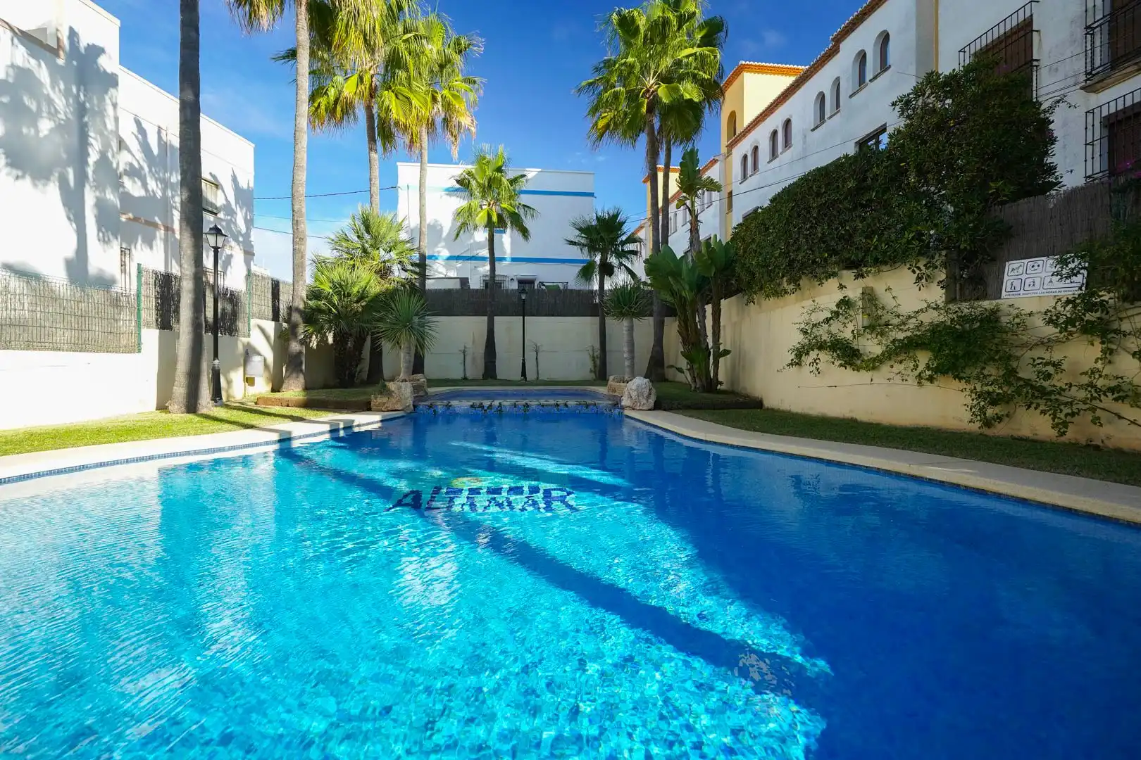 Piscina de Casa adosada en venta en Jávea / Xàbia con Aire acondicionado, Calefacción y Jardín privado