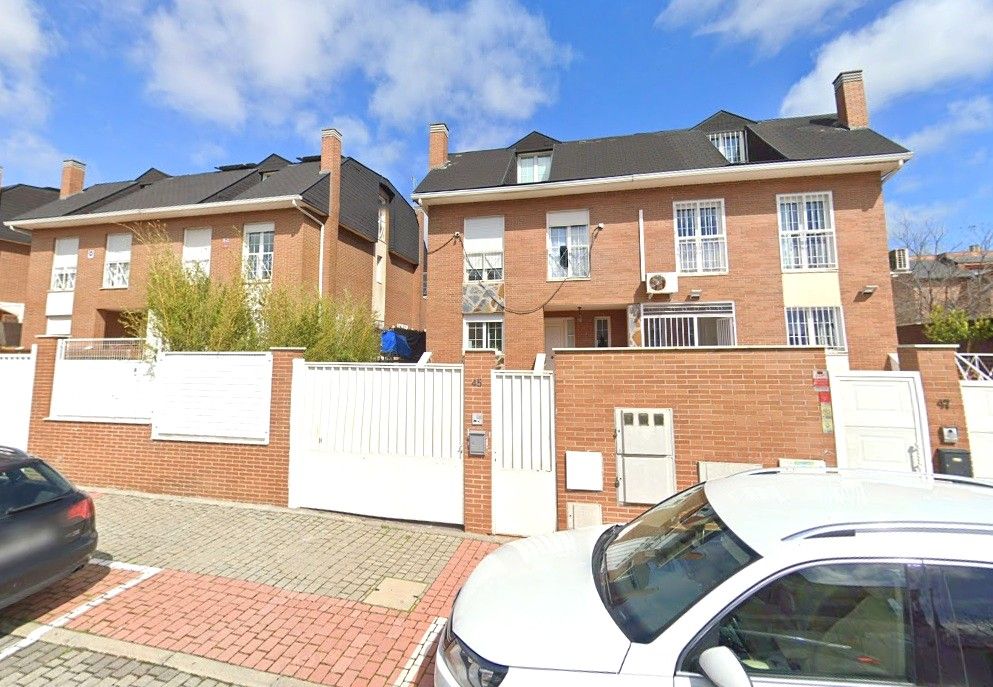 Vista exterior de Piso en venta en Parla