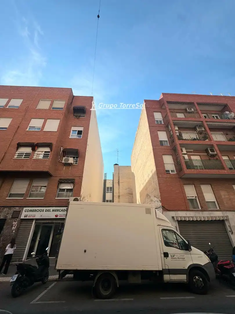 Außenansicht von Residential zum Verkauf in Elche / Elx