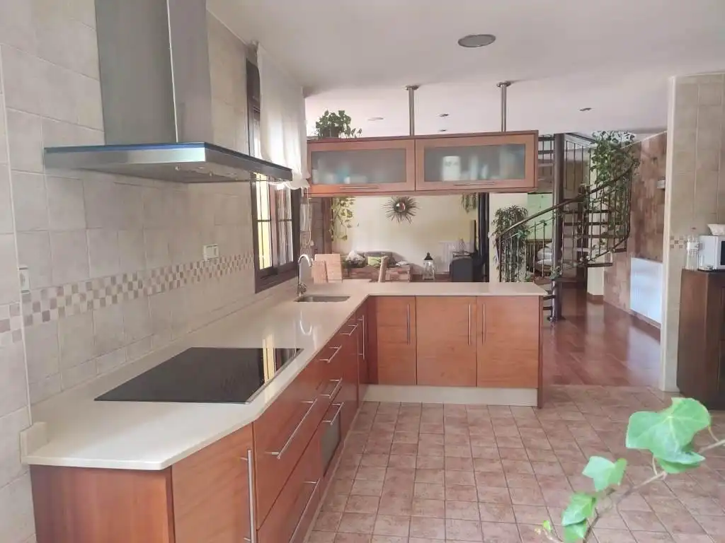 Cuina de Casa o xalet en venda en Totana amb Calefacció, Jardí privat i Terrassa