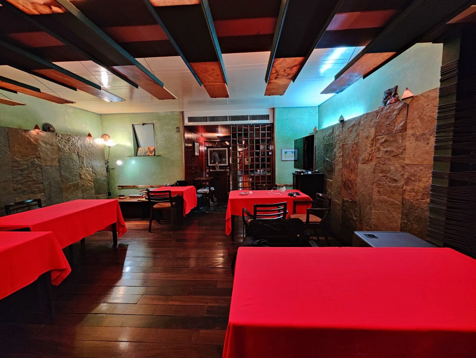 Local en traspaso en  Barcelona Capital con Aire acondicionado, Calefacción y Amueblado