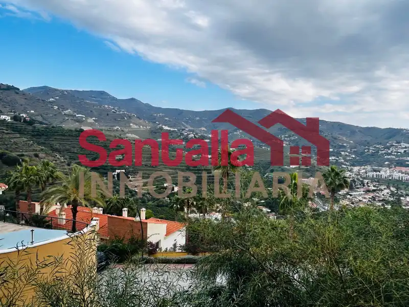 Vista exterior de Casa adosada en venta en Almuñécar con Terraza y Piscina comunitaria