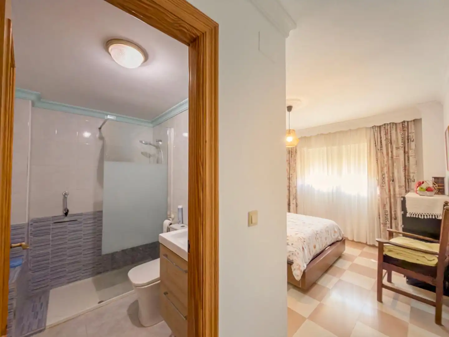 Baño de Piso en venta en Estepona con Terraza y Balcón