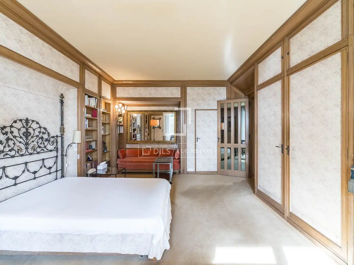 Habitación de Casa o chalet en venta en Barcelona con Calefacción, Jardín privado y Trastero
