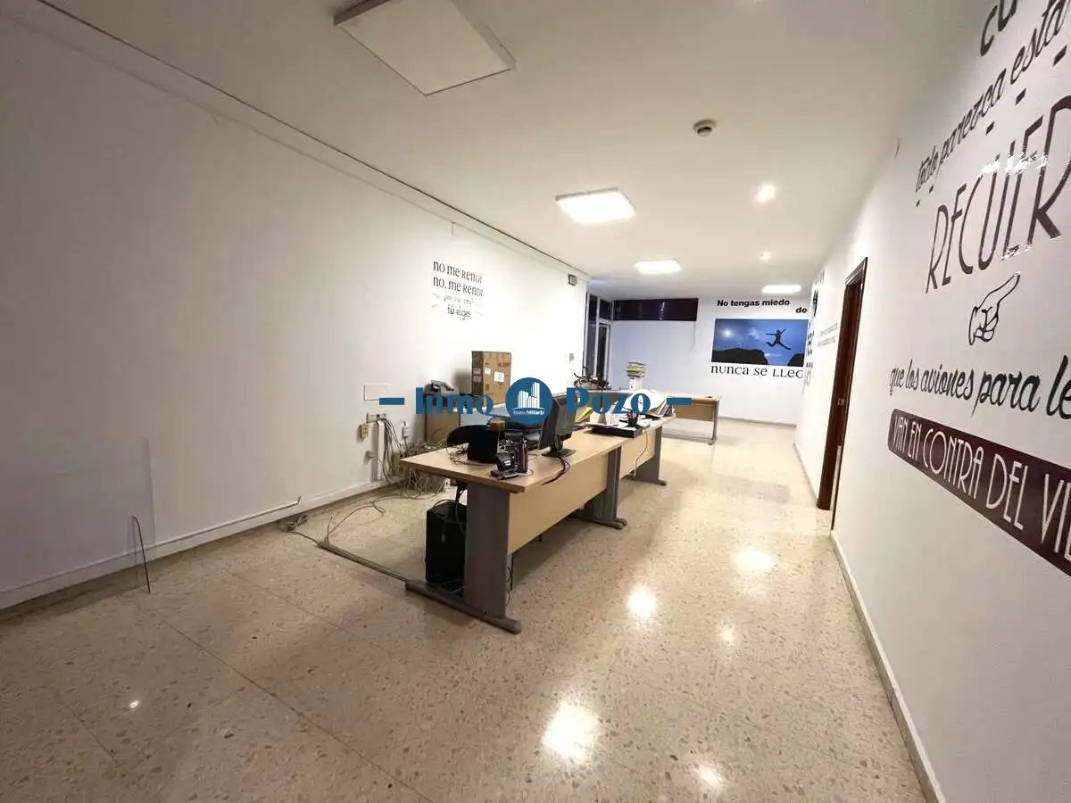 Local comercial en venda a Almendralejo, imagen 2