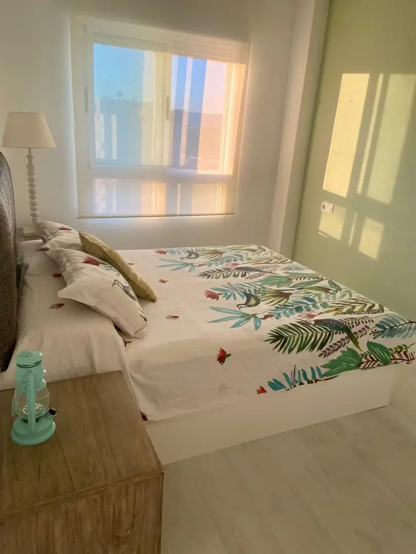 Habitación de Piso de alquiler en Alicante / Alacant con Aire acondicionado, Amueblado y Piscina comunitaria