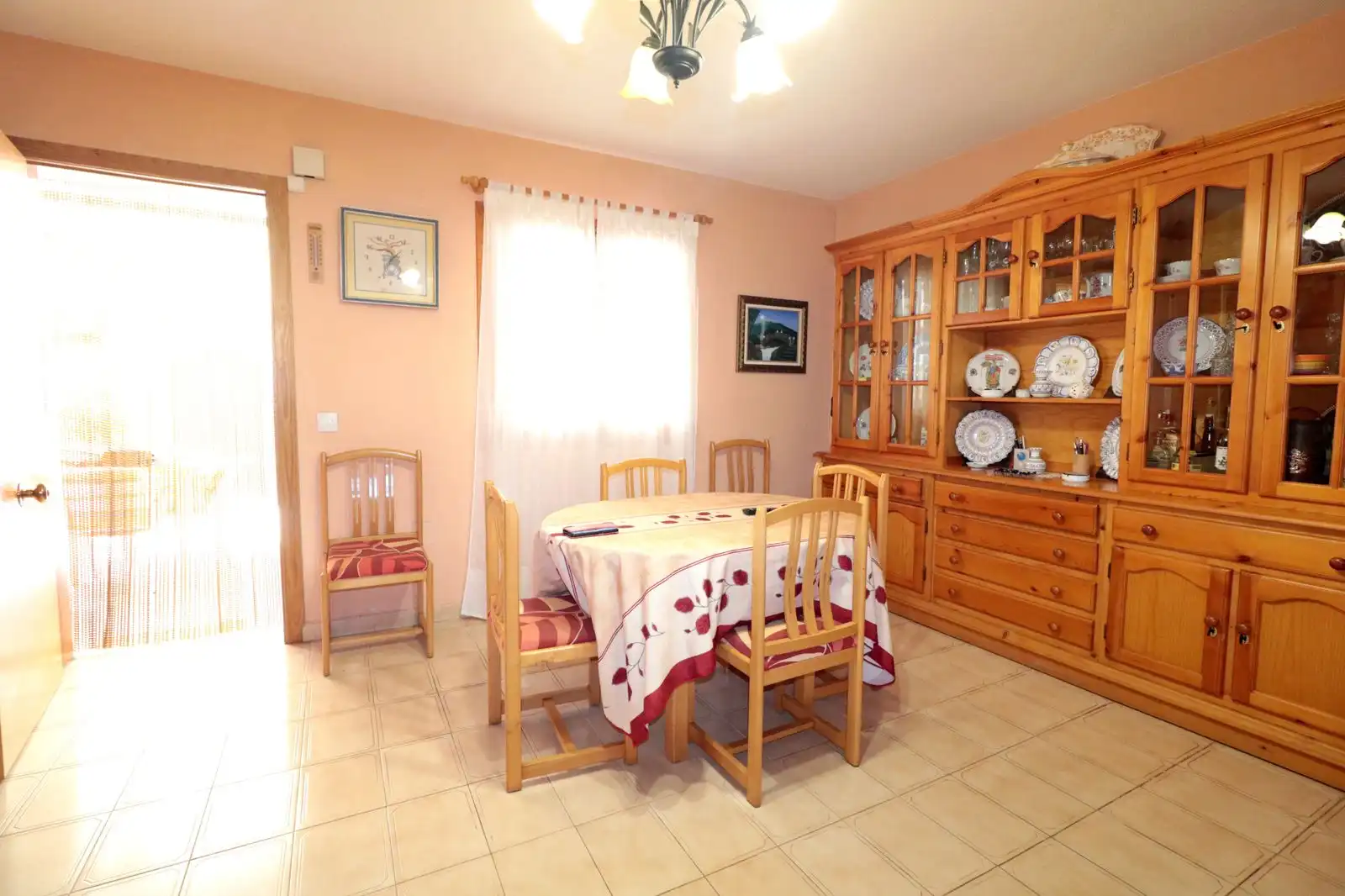 Menjador de Casa adosada en venda en Torrevieja amb Jardí privat i Terrassa