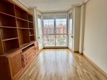 Piso con piscina en venta en Villa de Vallecas
