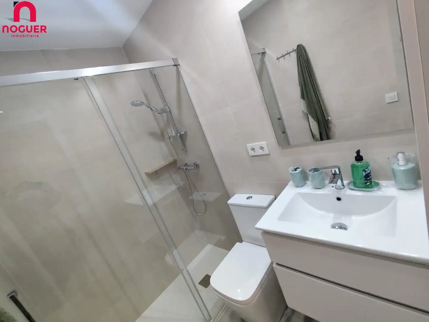 Badezimmer von Wohnung zur Miete in Córdoba mit Klimaanlage, Heizung und Möbliert