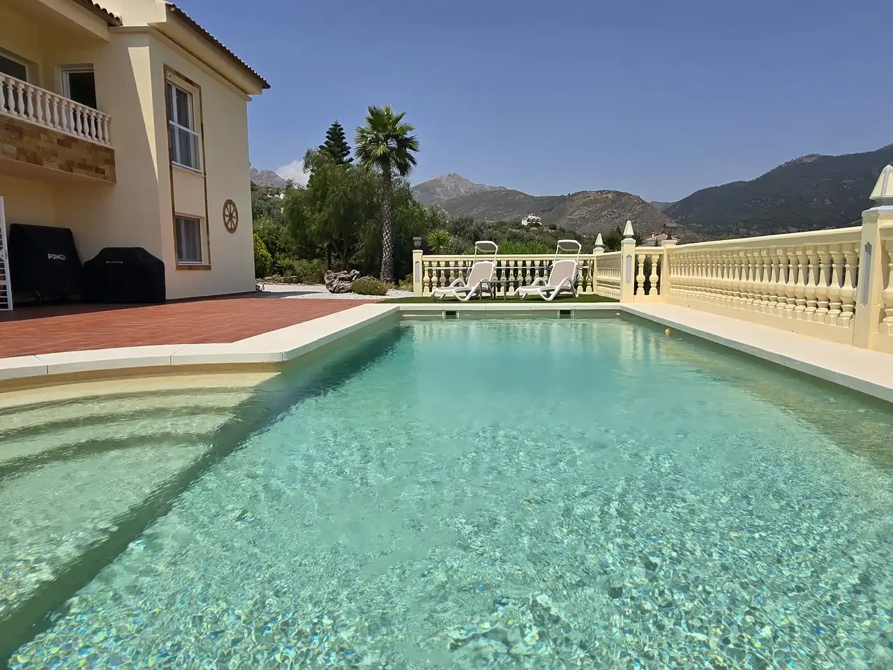 Swimming pool of Houses for sale in Alcaucín  with Air Conditioner, Terrace and Swimming Pool
