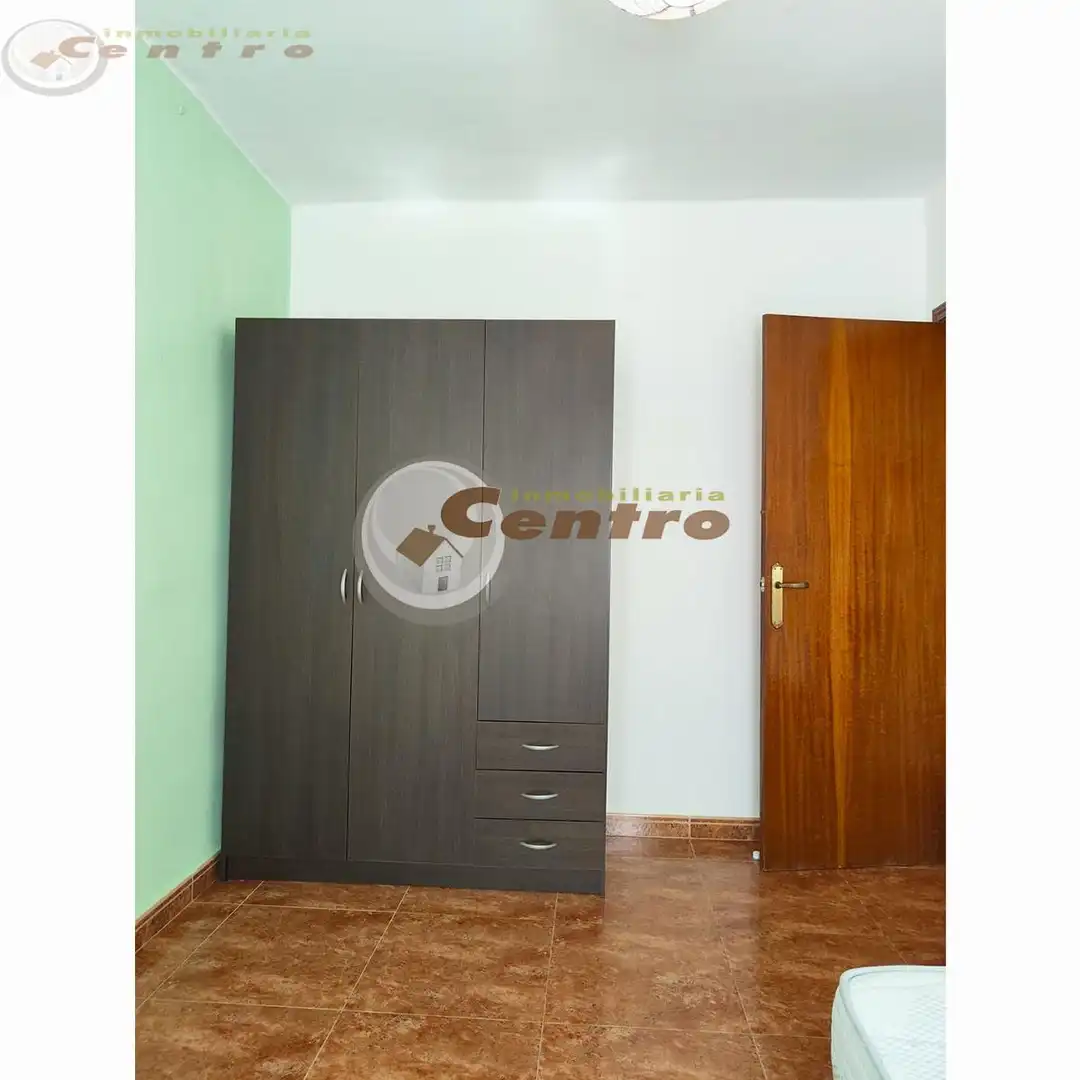 Flat for rent in antonio gotor, Parque Sur