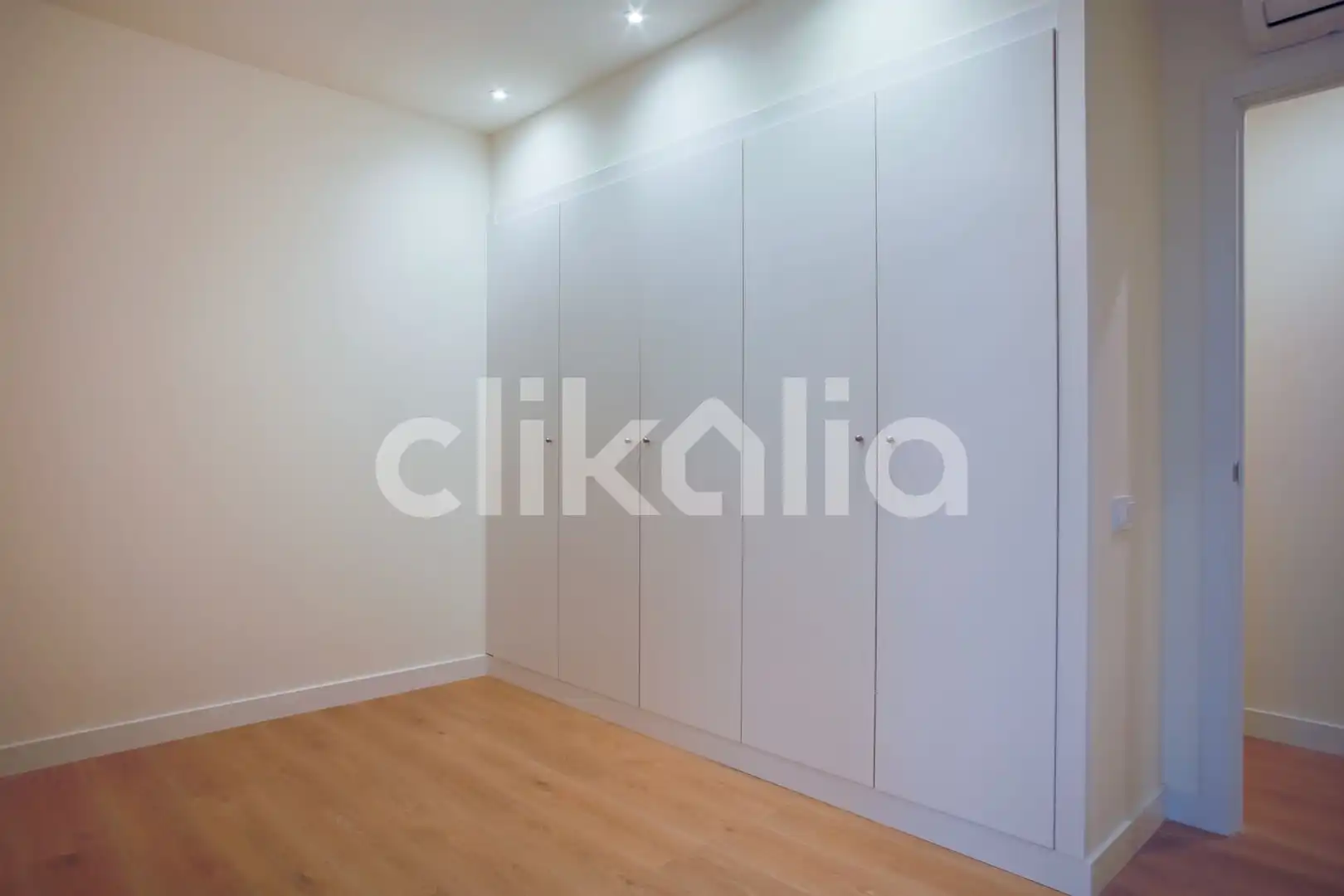 Habitación de Piso en venta en Madrid con Aire acondicionado y Calefacción