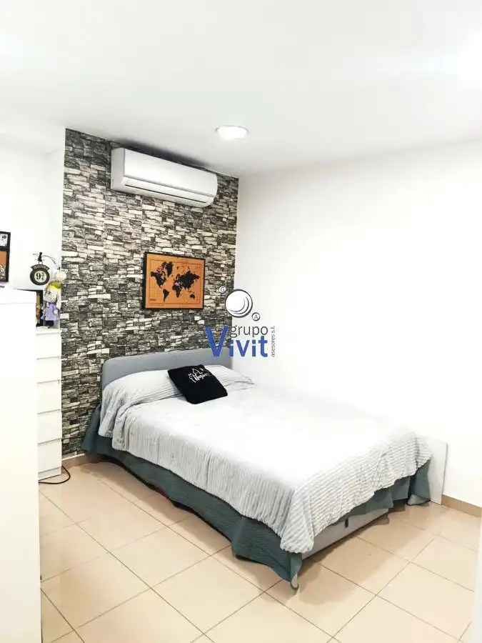 Habitación de Casa adosada en venta en Sevilla con Trastero
