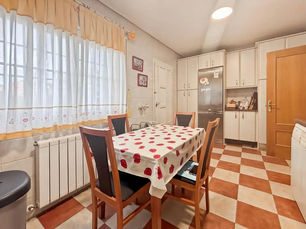 Cuina de Casa o xalet en venda en Galapagar amb Calefacció, Jardí privat i Parquet