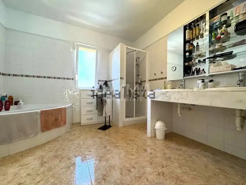 Bany de Casa o xalet en venda en La Nucia amb Aire condicionat, Calefacció i Jardí privat
