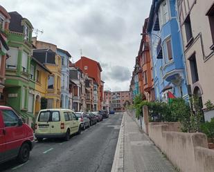 Vista exterior de Pis en venda en Bilbao  amb Balcó