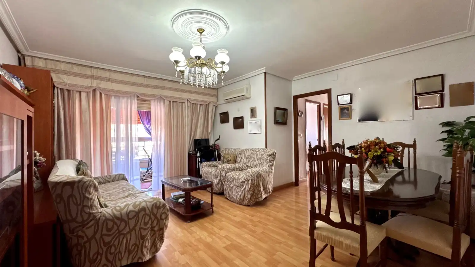 Sala de estar de Piso en venta en Cáceres con Aire acondicionado, Terraza y Amueblado
