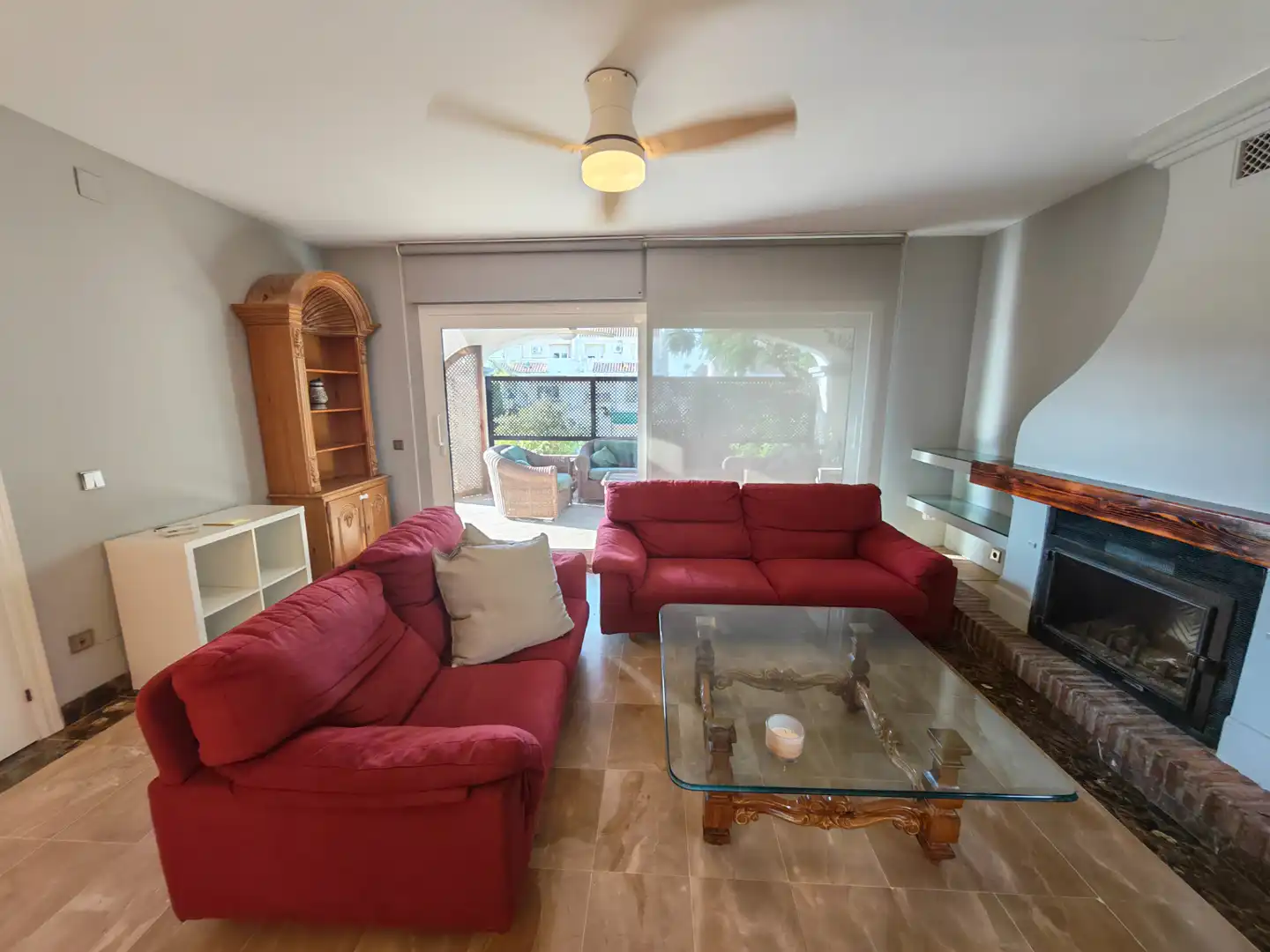Sala de estar de Casa o chalet en venta en Alhaurín de la Torre con Aire acondicionado, Calefacción y Jardín privado