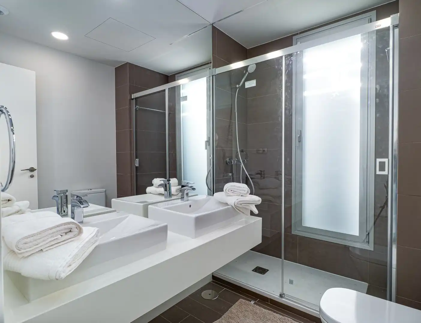 Baño de Ático de alquiler en Estepona con Aire acondicionado, Terraza y Trastero