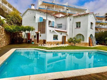 Casa con piscina in vendita a Centre