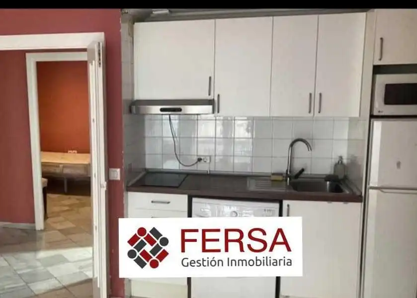 Cuina de Pis de lloguer en Sevilla amb Aire condicionat, Moblat i Balcó