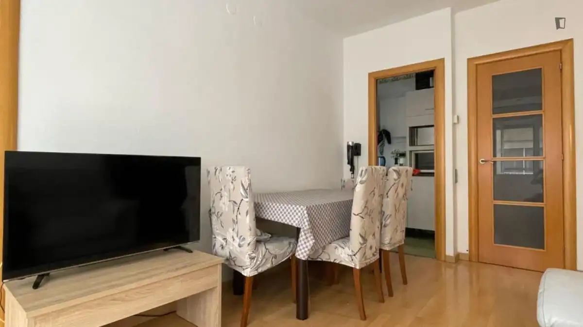 Dining room of Apartments for share in Sants - Montjuïc