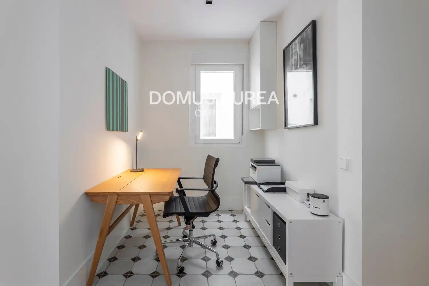 Schlafzimmer von Wohnung zur Miete in Madrid mit Heizung, Parkett und Terrasse