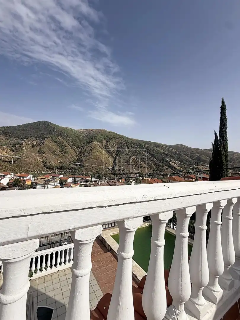 Vista exterior de Casa o xalet en venda en Pinos Genil amb Aire condicionat, Calefacció i Terrassa