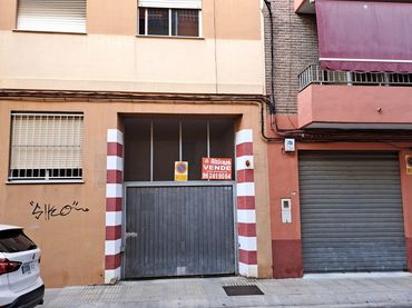 Plaza de garaje individual en venta en Casc Urbà