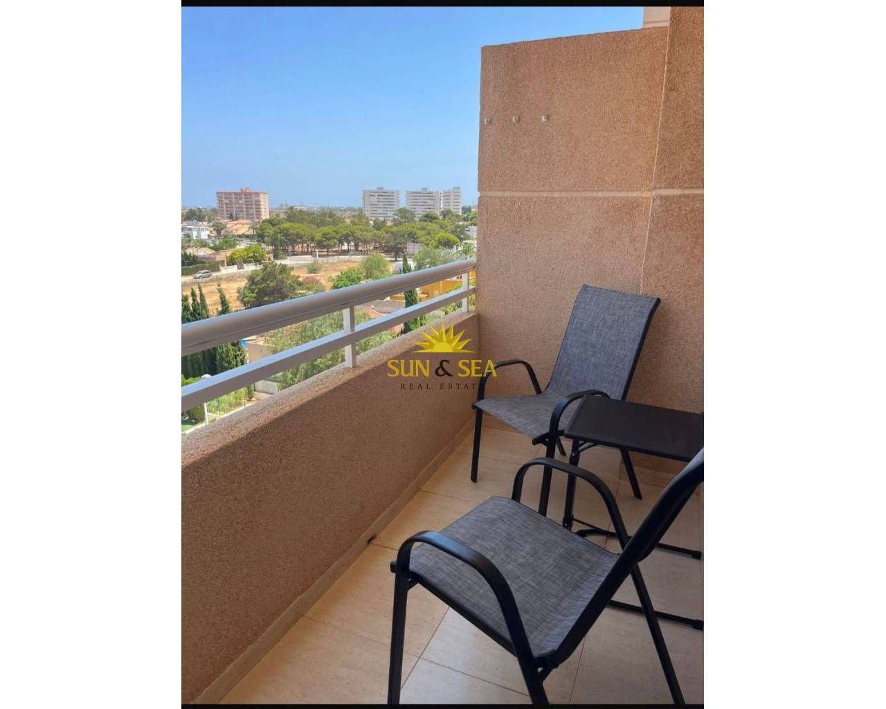 Terrassa de Apartament de lloguer en Cartagena amb Calefacció, Piscina i Moblat