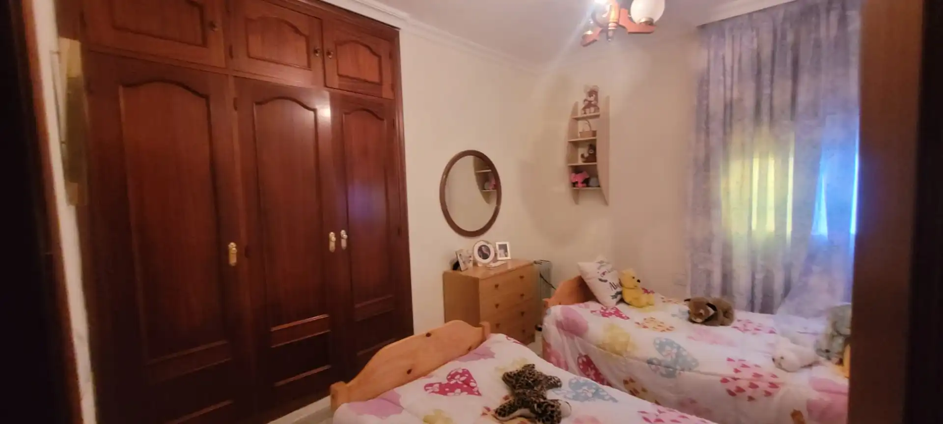 Dormitori de Casa o xalet en venda en Algeciras amb Aire condicionat, Jardí privat i Terrassa