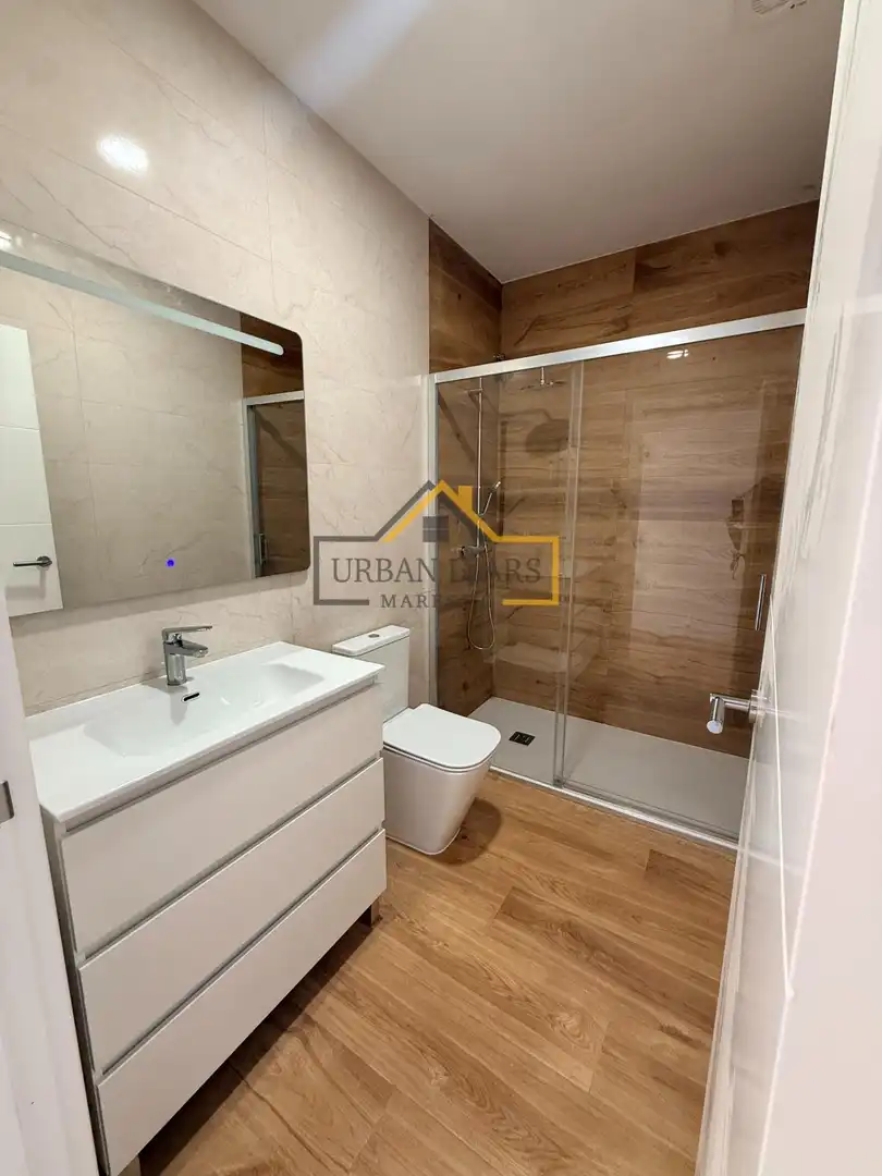 Badezimmer von Haus oder Chalet zum Verkauf in Mataró mit Heizung, Parkett und Terrasse