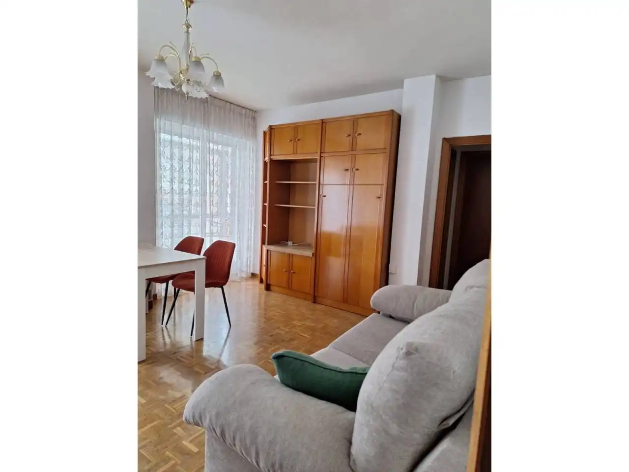 Wohnzimmer von Wohnungen zur Miete in Burgos mit Heizung, Parkett und Terrasse