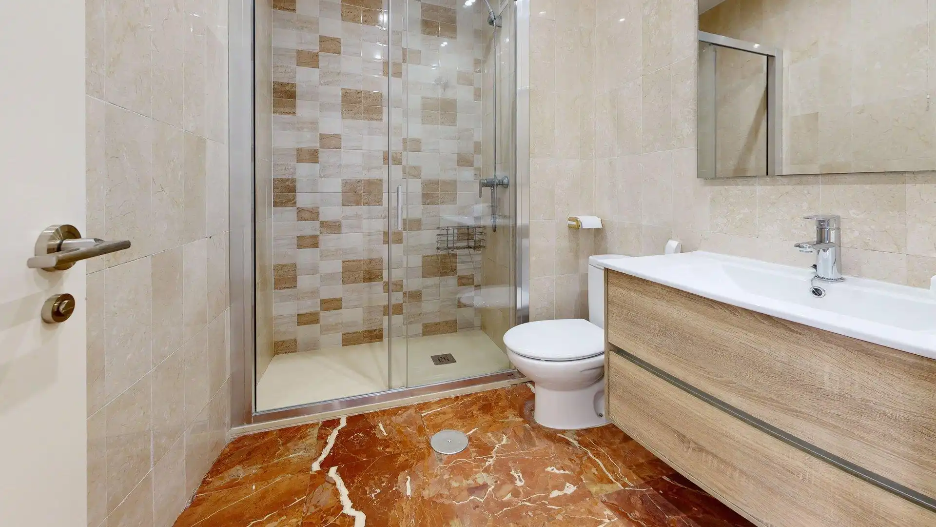 Bany de Apartament de lloguer en Elche / Elx amb Aire condicionat, Jardí privat i Terrassa
